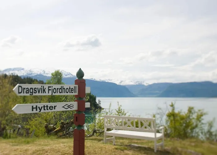 2 Person In Balestrand